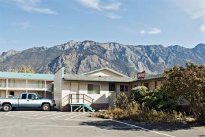 Canada's Best Value Inn-Mile 0 voted  best hotel in Lillooet