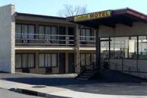 Capri Lynbrook Motor Inn Image