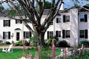 Captain's House Inn Image