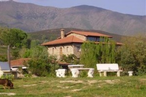 Casa Rural Hotel Ropino Candeleda voted 3rd best hotel in Candeleda