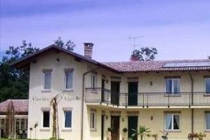 Cascina Vignole Farmhouse Montafia Image