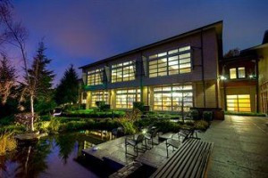 Cedarbrook Hotel SeaTac voted  best hotel in SeaTac