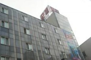 Charmant Motel Image