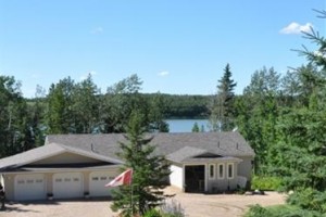 Chatwin Lake Bed and Breakfast Image