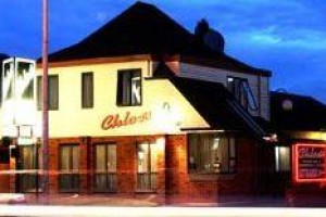 Chloe's Motor Inn & Conference Center Image