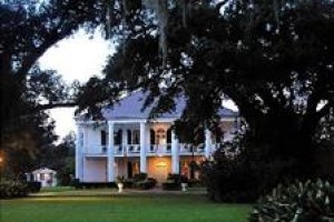 Chretien Point Plantation voted  best hotel in Sunset