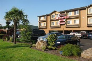 Clackamas Inn & Suites voted 4th best hotel in Clackamas