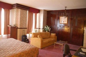Clarion Inn & Suites Belleville Image