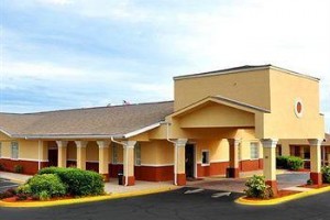 Clarion Inn & Suites Greenville Image