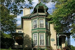 Classic Rosewood Inn voted 3rd best hotel in Hastings 