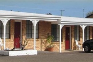 Colonial Motor Lodge Image