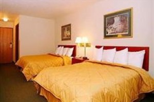 AmericInn Hotel & Suites Pella Image