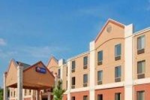 Comfort Inn & Suites Near Medical Center Image
