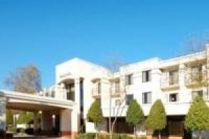 Comfort Suites North Raleigh Image