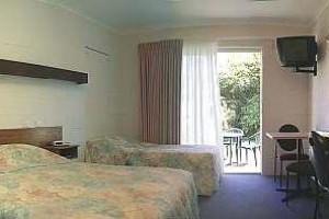 Corlette Palms Motor Inn Image