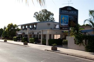 The Town House Sundowner Goondiwindi Image