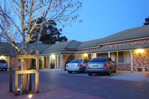 Country Gardens Motor Inn voted 3rd best hotel in Cowra