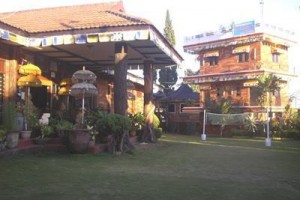 Country Hotel Trawas Image