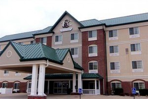 Town & Country Inn and Suites voted 2nd best hotel in Quincy 