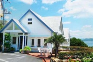 Country Inn The White Marine Image