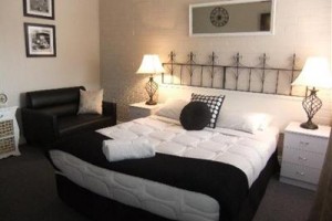 Country Leisure Motor Inn Image