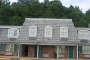 Country Squire Inn & Suites Image