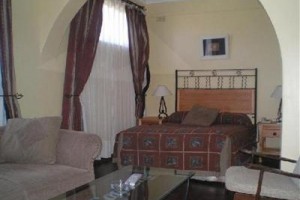 Courteney Hotel Image