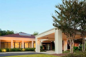 Courtyard by Marriott Birmingham Homewood Image