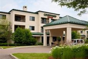 Courtyard by Marriott Burlington Taft Corners Image