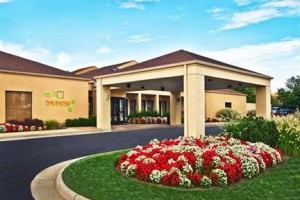 Courtyard by Marriott Fairfax Fair Oaks Image