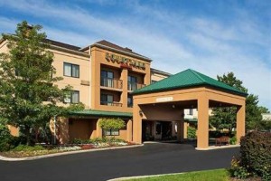 Courtyard by Marriott Maumee/Arrowhead voted 6th best hotel in Maumee