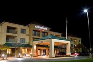 Courtyard by Marriott Akron Montrose Image