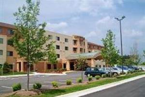 Courtyard by Marriott Potomac Mills Image