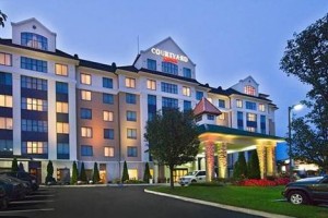 Courtyard by Marriott Long Island MacArthur Airport Image