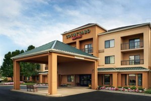 Courtyard by Marriott Toledo Rossford/Perrysburg voted 2nd best hotel in Rossford