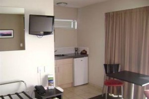 Cranford Oak Motel Image