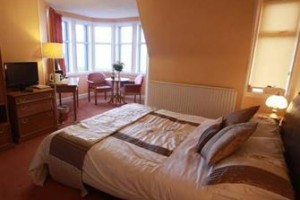 Cullen Bay Hotel voted  best hotel in Cullen