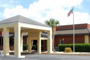 Cumberland Island Inn & Suites voted  best hotel in Saint Marys