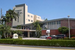 Days Hotel Thunderbird Beach Resort Miami Image