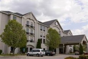 Days Inn & Suites Cedar Rapids Image