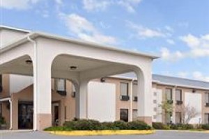 Days Inn and Suites New Iberia Image