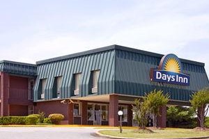 Days Inn Seneca Image