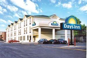 Days Inn Toronto East Lakeview Image