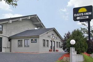 Days Inn West Allis Image