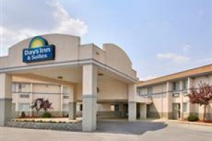 Days Inn & Suites Bridgeport / Clarksburg Image