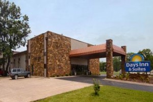 Days Inn & Suites Coffeyville Image