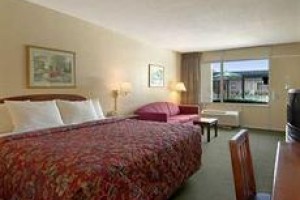 Hotel MayQueen Image