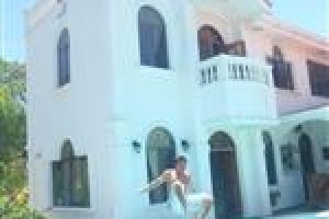 Dolphin Guest House Image