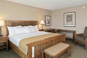 Doubletree Libertyville - Mundelein voted  best hotel in Mundelein