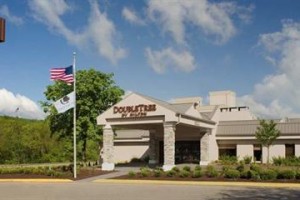 DoubleTree by Hilton Hotel Pittsburgh-Meadow Lands Image